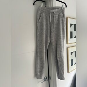 Lululemon joggers size 4